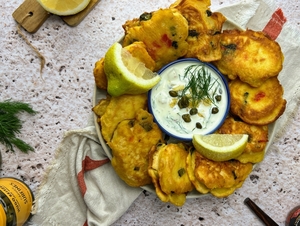 Vegetarische Fischknusperli mit Kapern-Dip